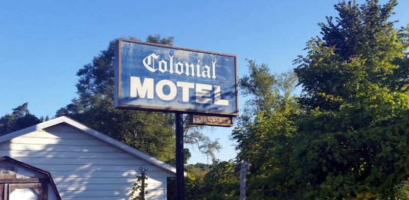 Colonial Motel - Web Listing